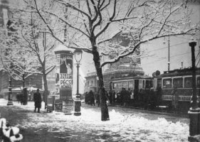 Tram stop on the Buda bridgehead